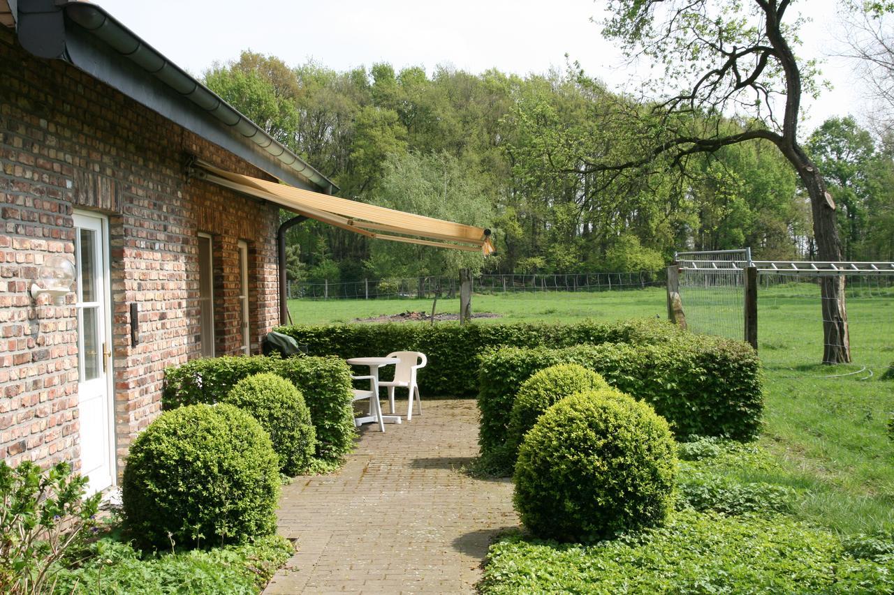 Bauerncafé und Pension Drostenhof Rees Exterior foto